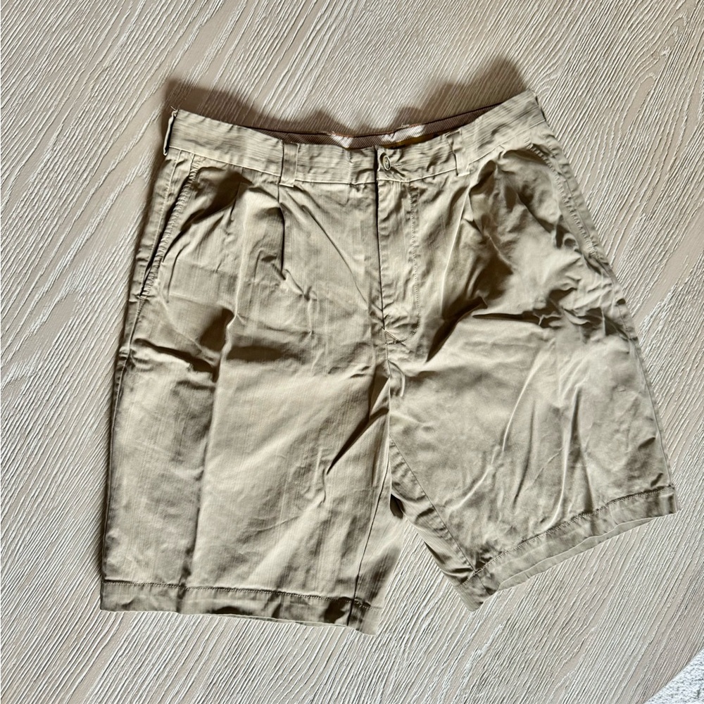 Tommy Bahama Silk Blend pleated Shorts, 32